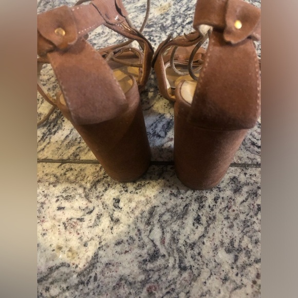 Caramel colour block heel lace up sandals. Size. 7.5 - Picture 4 of 5